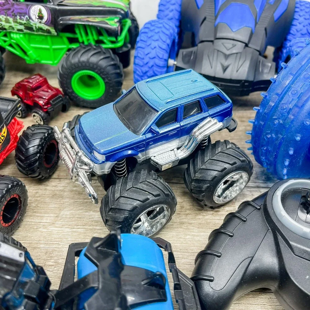 Monster Jam Truck Lot Grave Digger Blue Thunder RC Stunt Cars Hot Wheels 15pc